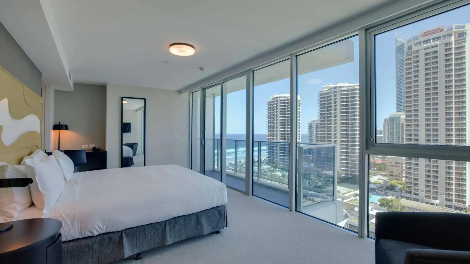 ***** Resort Hilton Surfers Paradise Hotel & Residences Gold Coast Australia