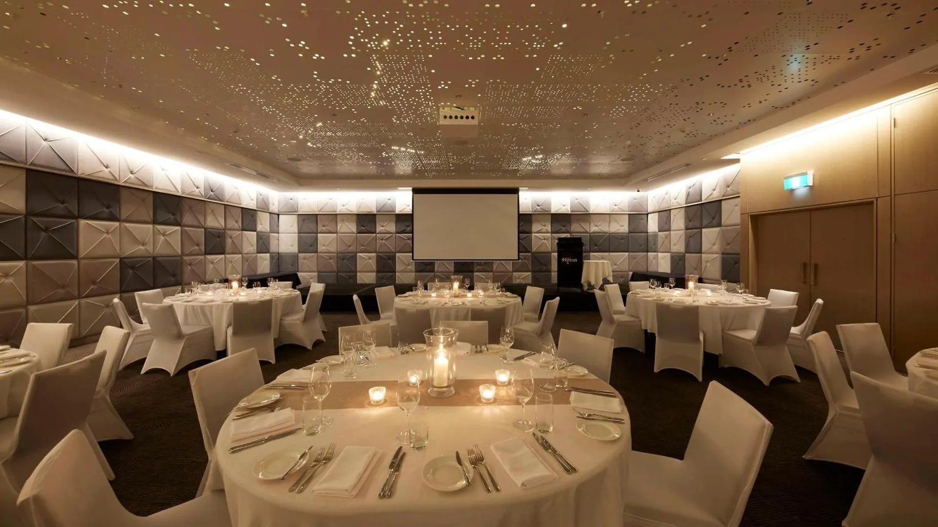 ***** Resort Hilton Surfers Paradise Hotel & Residences Gold Coast Australia