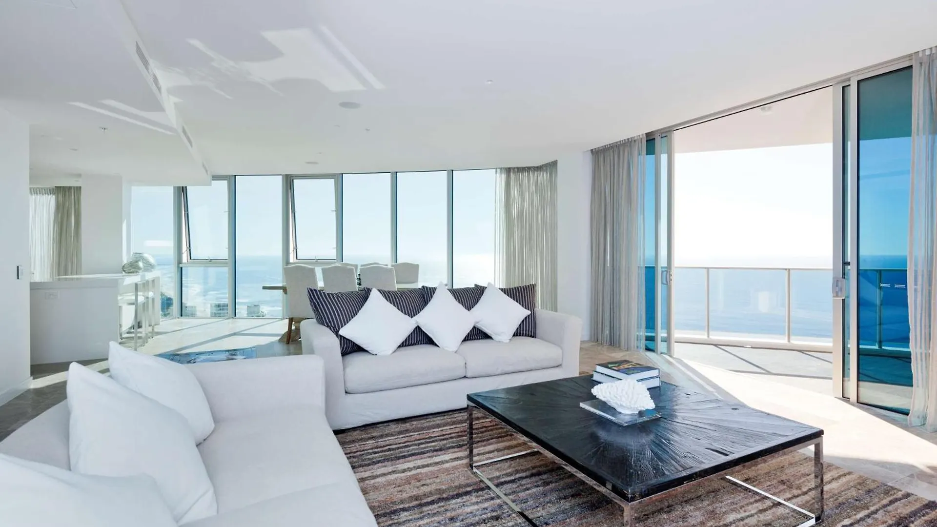 Hilton Surfers Paradise Hotel & Residences Gold Coast Resort